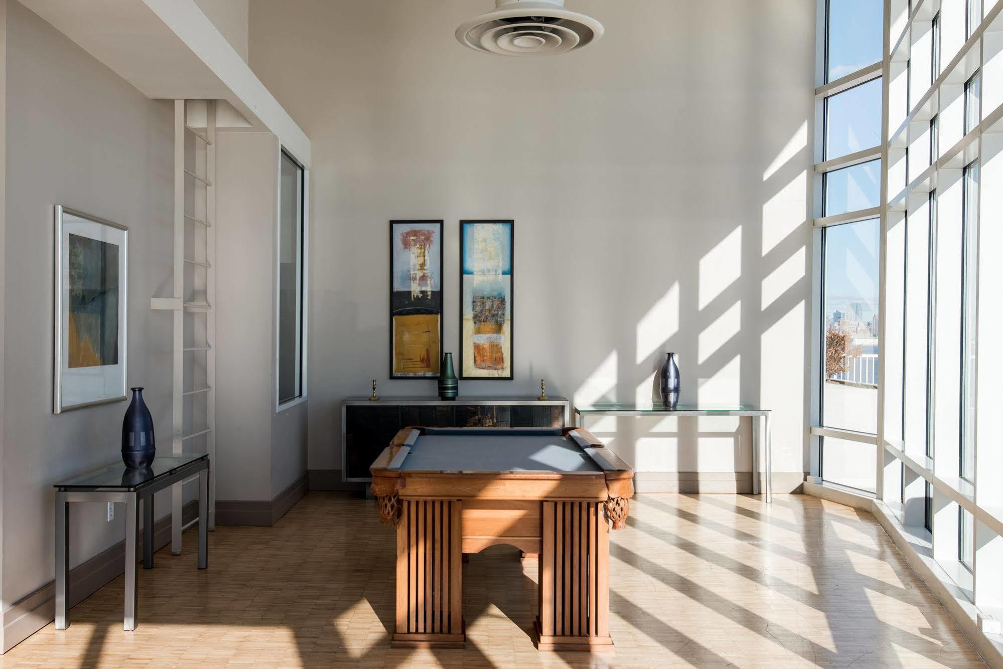 Dharma Home Suites Jc At Exchange Place Jersey City Exterior foto